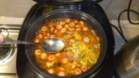 солянка в мультиварке поларис