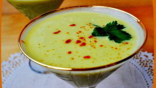 Суп из авокадо с грушами