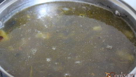 суп из лесных грибов с гречневыми хлопьями