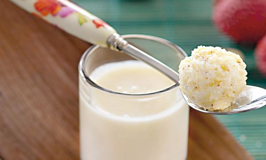 Рецепт супа из личи с миндальным мороженым-кулфи