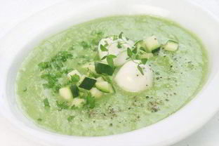 Суп из цукини и шпината с кинзой