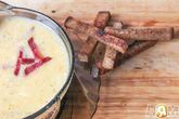 Картофельный суп-пюре с чесночными гренками