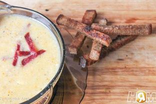 Картофельный суп-пюре с чесночными гренками