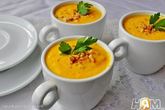 Морковно-сливочный суп-пюре с карри и ананасами