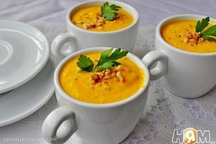 Морковно-сливочный суп-пюре с карри и ананасами