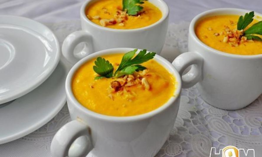 Рецепт морковна-сливочного суп-пюре с карри и ананасами