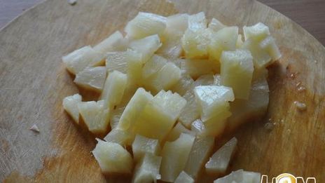 морковно-сливочный суп-пюре с карри и ананасами