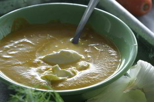 Морковный суп-пюре с кориандром