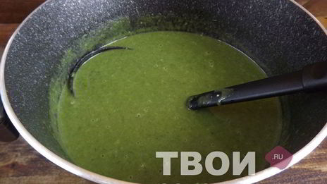 шпинатный суп-пюре с грудинкой