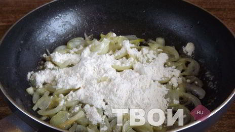 шпинатный суп-пюре с грудинкой