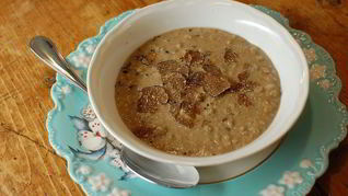 Суп-пюре из чечевицы и фасоли с трюфелем