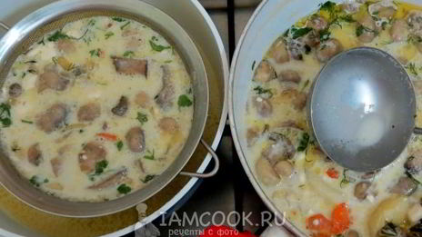 суп-пюре из шампиньонов с плавленным сыром