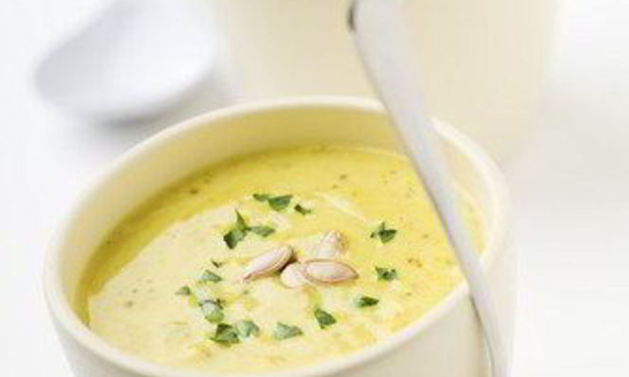 Рецепт супа-пюре из тыквы и яблок с песто из кинзы