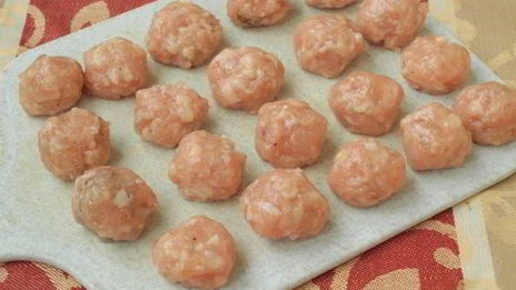 суп-пюре из тыквы с фрикадельками