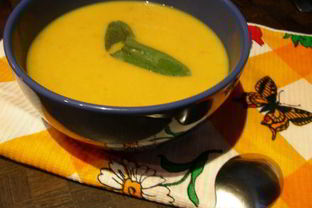 Суп-пюре из тыквы с шалфеем и чили