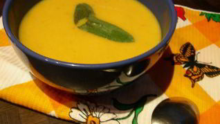 Суп-пюре из тыквы с шалфеем и чили