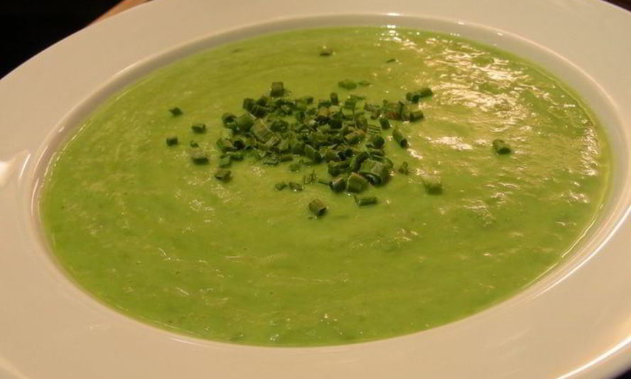 Рецепт супа-пюре из зеленого горошка с чесноком и тмином