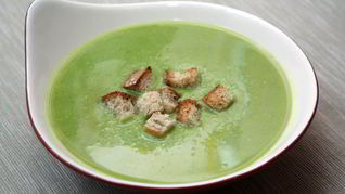 Суп-пюре из зеленого горошка