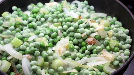 суп-пюре из зеленого горошка