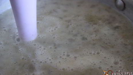 суп-пюре со щавелем и шпинатом