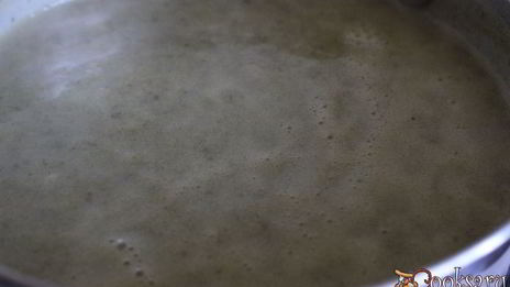 суп-пюре со щавелем и шпинатом