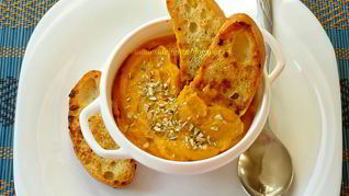 Тыквенный суп-пюре с чесночными гренками