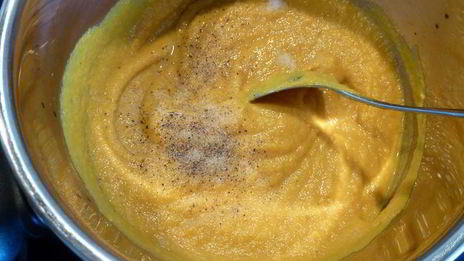 тыквенный суп-пюре с чесночными гренками