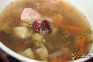 Суп с индейкой, фасолью и печеным картофелем