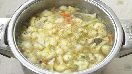 суп с курицей и цветной капустой