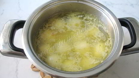 суп с заварными манными кнелями