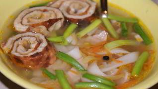 Суп со свининой и лапшой Удон