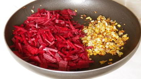 классический горячий свекольник с мясом