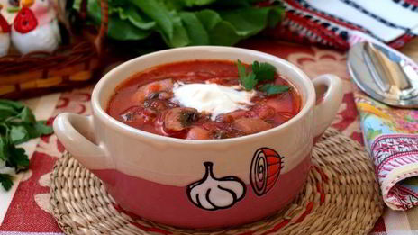 свекольник со щавелем, фасолью и шампиньонами