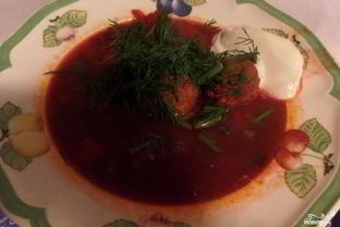 Свекольный суп с фрикадельками