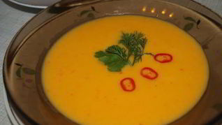 Острый сырный суп с йогуртом