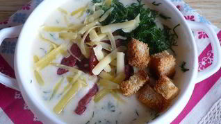 Сырно-овощной суп с копченостями