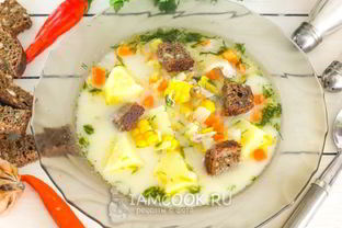 Сырный суп с гренками