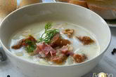 Сырный суп с лисичками и беконом