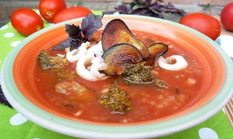 Рецепт томатного супа с брокколи и кальмарами