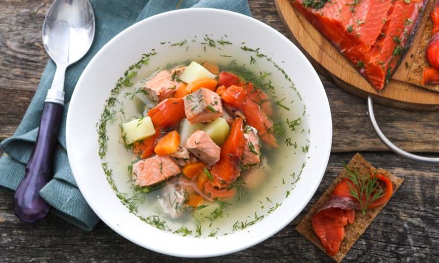 Рецепт домашней ухи со слабосоленой неркой