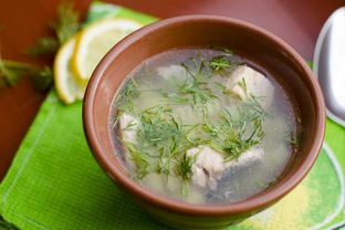 Рыбный суп уха из голов семги