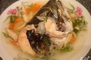 Уха из семги с помидорами