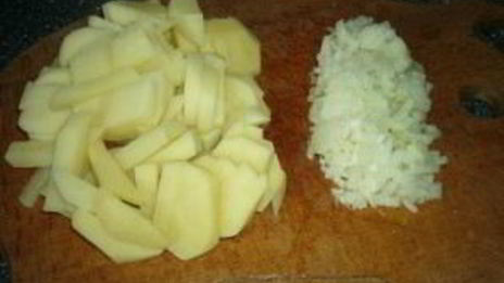 уха из семги с помидорами