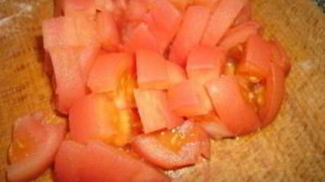 уха из семги с помидорами