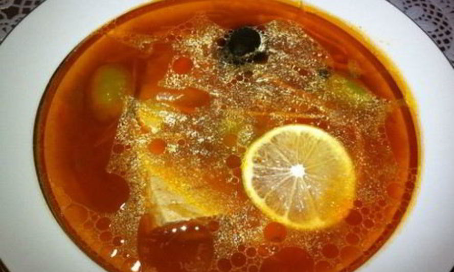 Рецепт ухи из семги с томатной пастой