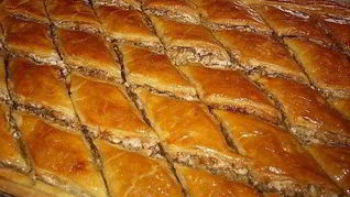 Армянская пахлава с орехами