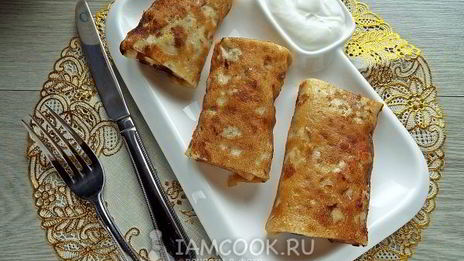 блинчики с колбасой и сыром