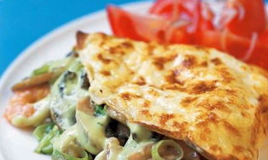 Рецепт блинчиков с начинкой из грибов и креветок