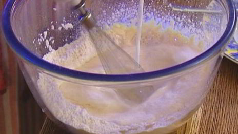 блинчики с творогом, изюмом и апельсиновой цедрой