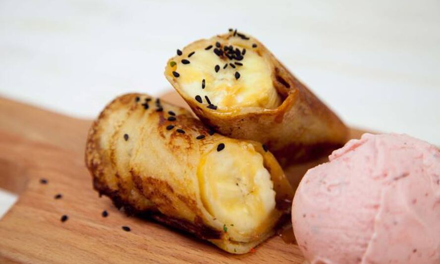 Рецепт блинов с бананом и вареной сгущенкой